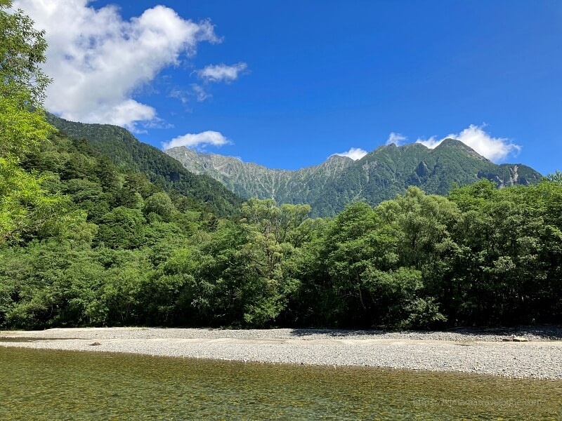 上高地16　中之瀬園地川沿いs