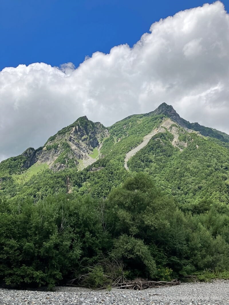 上高地25　梓川左岸道から明神岳s