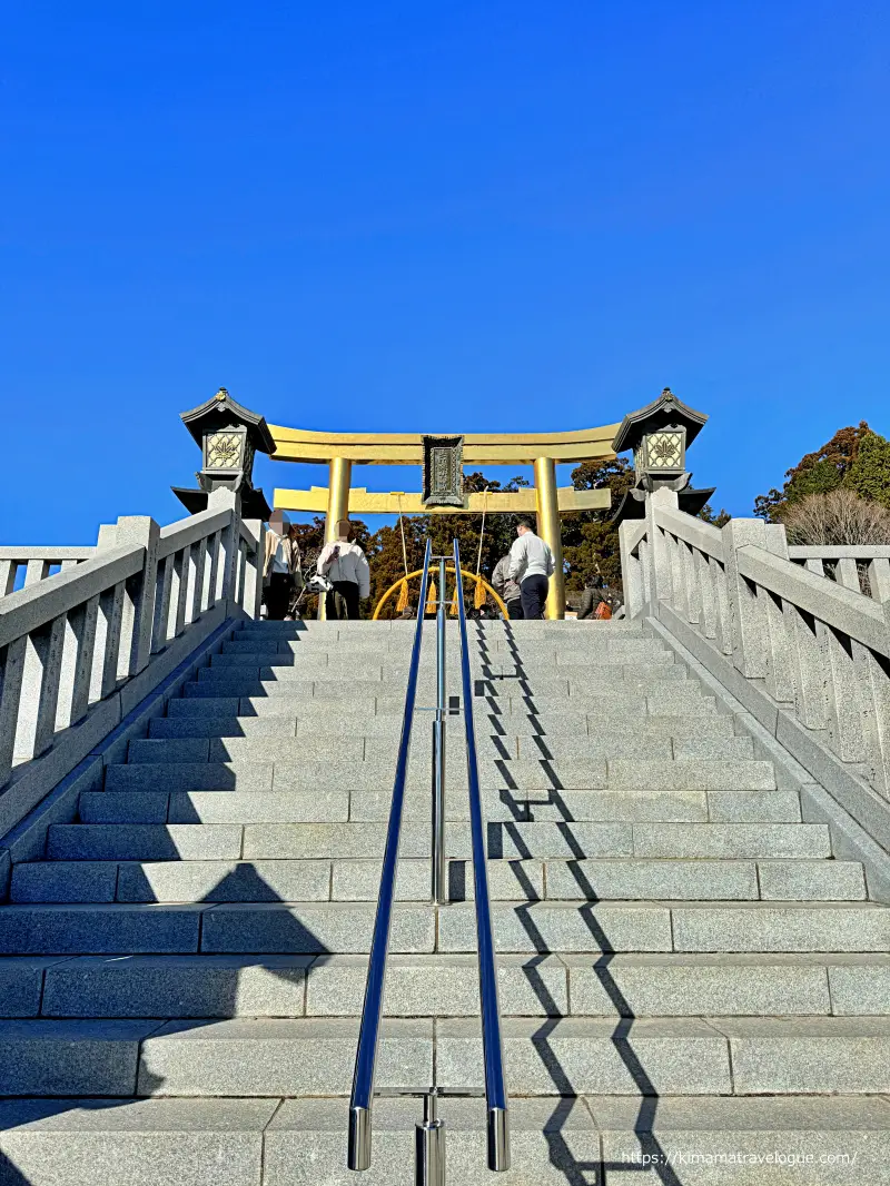 秋葉山本宮秋葉神社(67)　黄金の鳥居