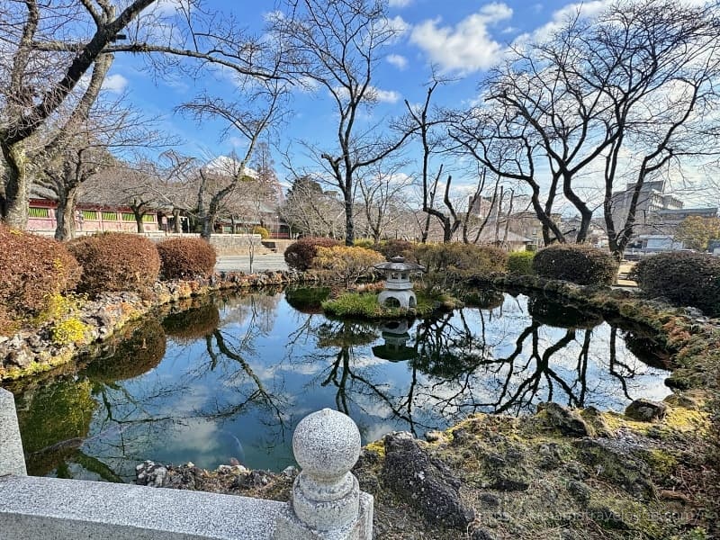 富士山本宮浅間大社11　眼鏡池右s