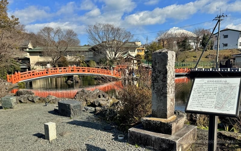 富士山本宮浅間大社48　御神幸道首標の碑s