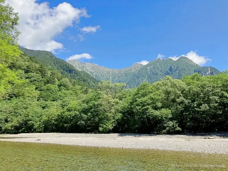 上高地16 中之瀬園地川沿いW