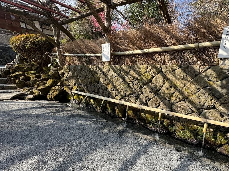 富士山本宮浅間大社40　水屋神社水汲み場s