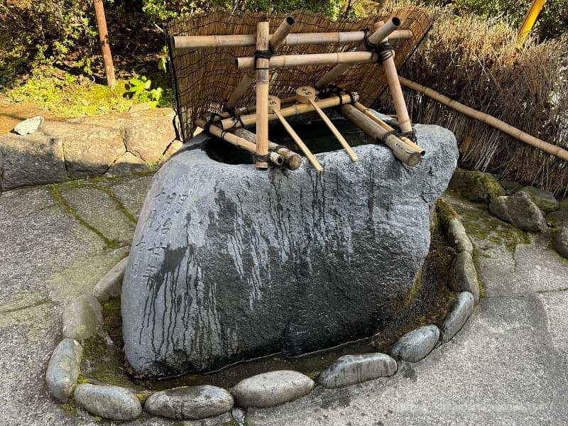 富士山本宮浅間大社32　水屋神社手水鉢s