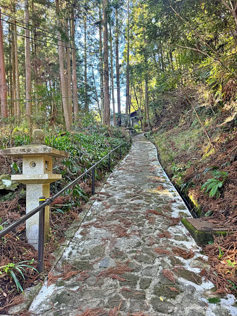 秋葉山本宮秋葉神社(27)　長い坂道