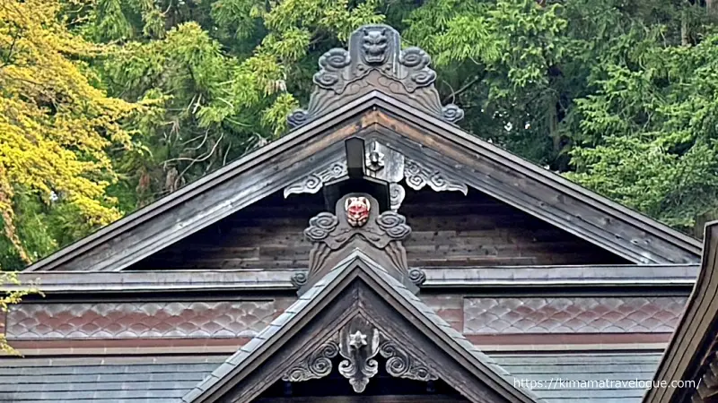 新倉富士浅間神社12　鬼瓦の原型　参拝