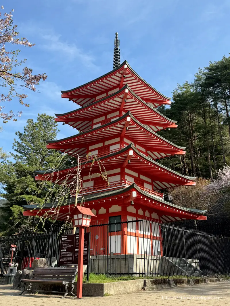 新倉富士浅間神社21　忠霊塔